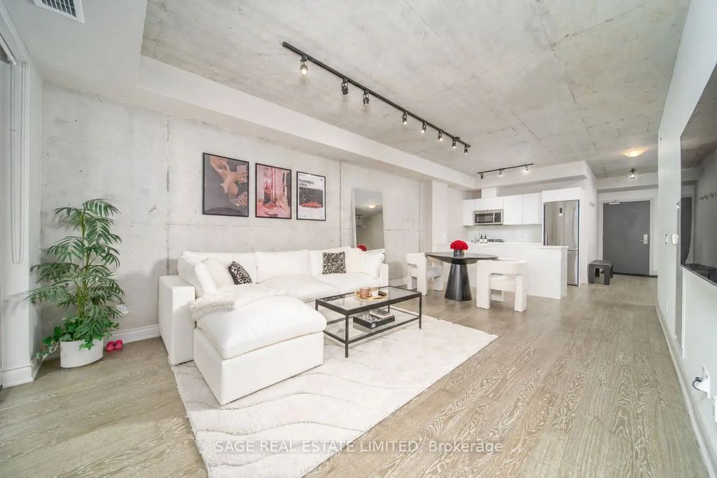 608 Richmond Street W 320, Toronto C01