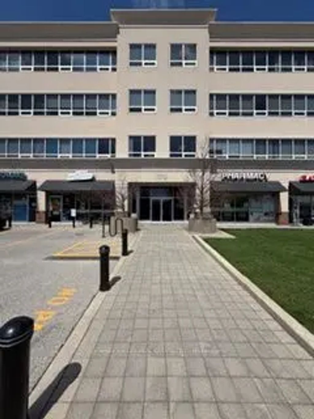 170 The Donway West N/a 213, Toronto C13