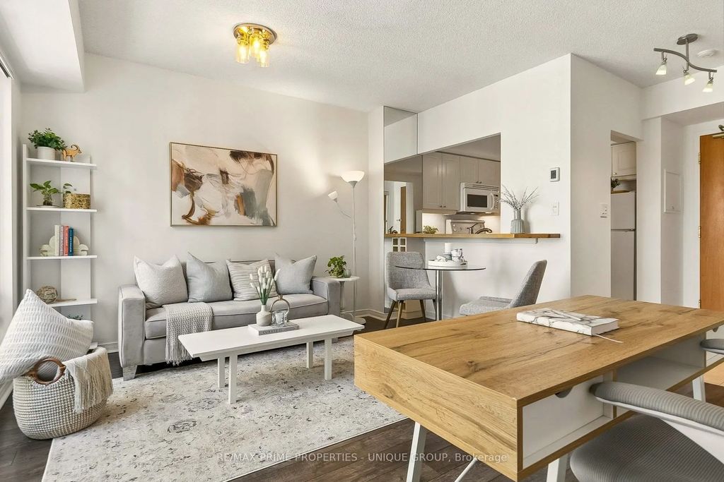 99 Hayden Street 1005, Toronto C08