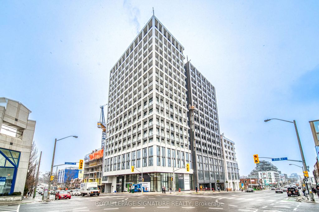 2020 Bathurst Street 807, Toronto C03