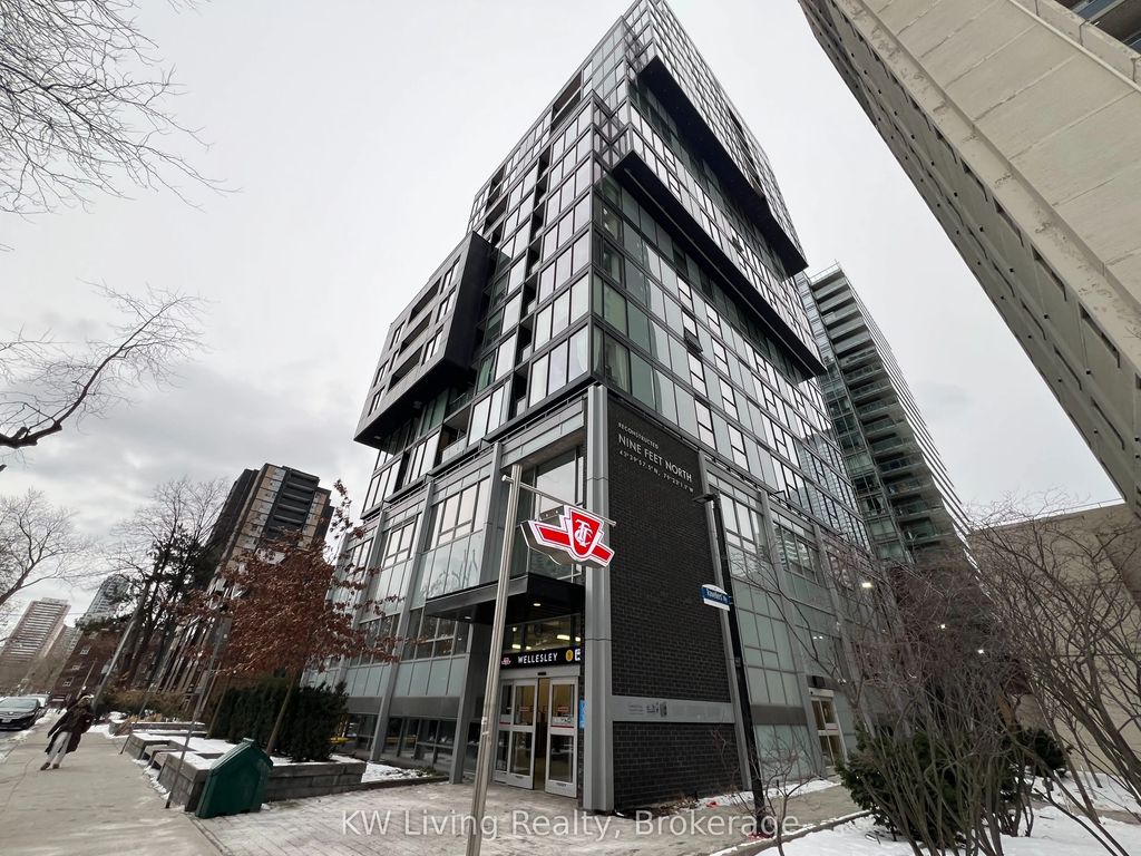 17 Dundonald Street 1007, Toronto C08