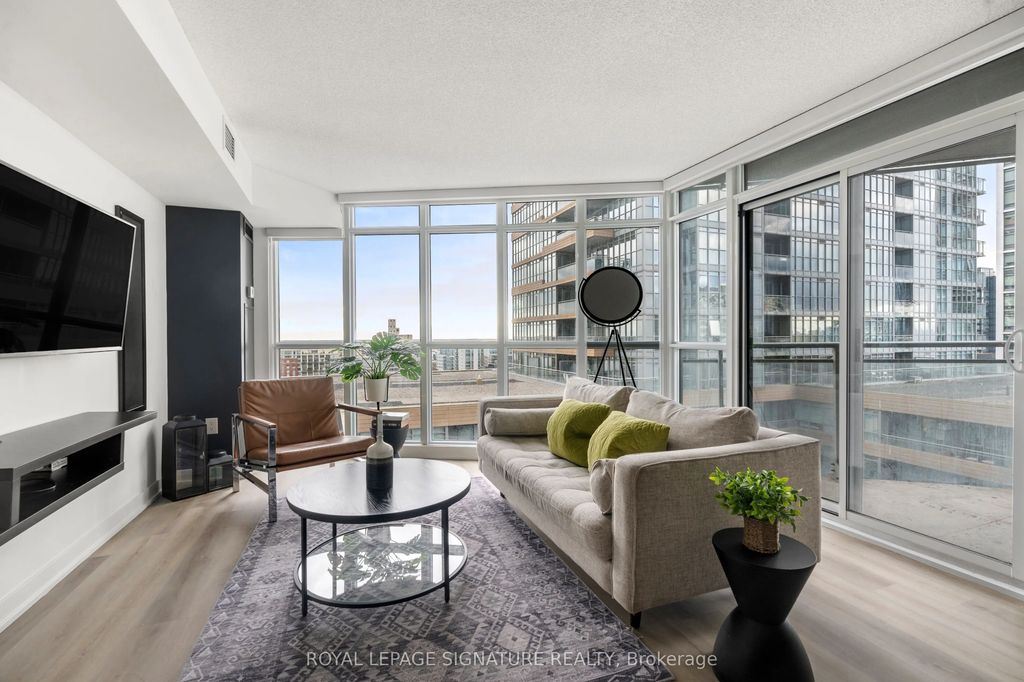 21 Iceboat Terrace 1209, Toronto C01
