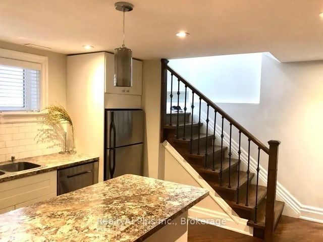 32 Hopperton Drive Lower, Toronto C12
