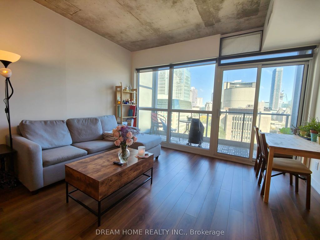 210 Simcoe Street 1109, Toronto C01