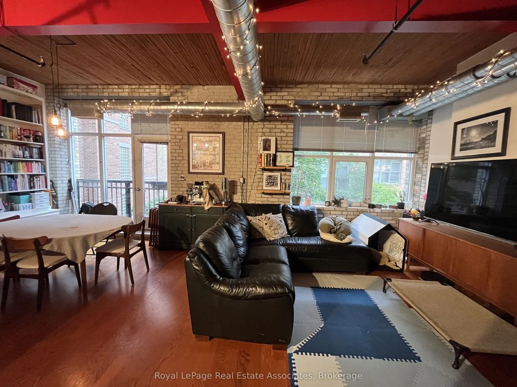 955 Queen Street W 323, Toronto C01