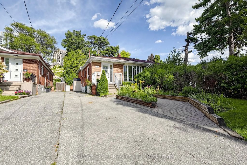 23 Linelle Street Main, Toronto C07