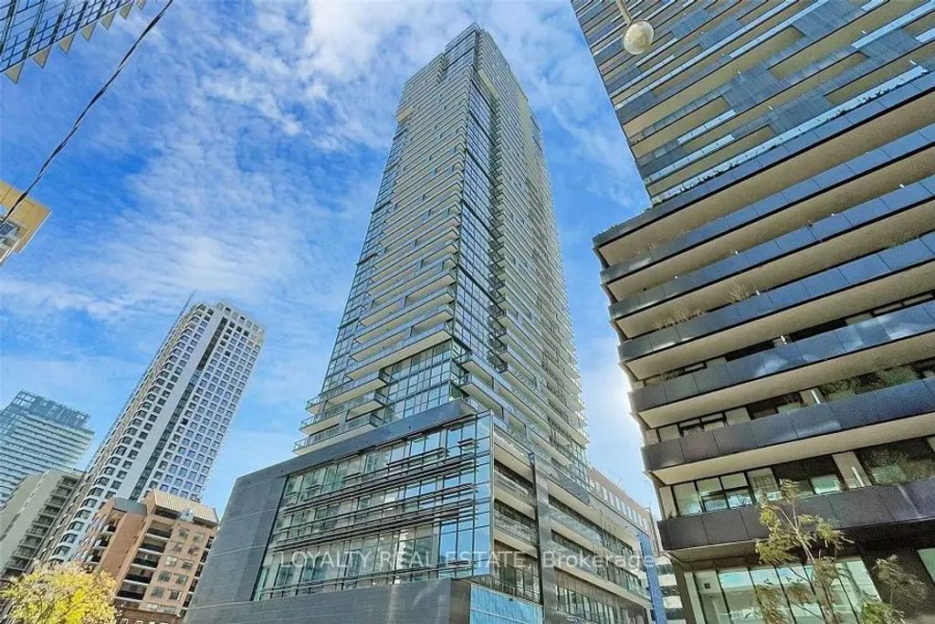 39 Roehampton Avenue 1409, Toronto C10