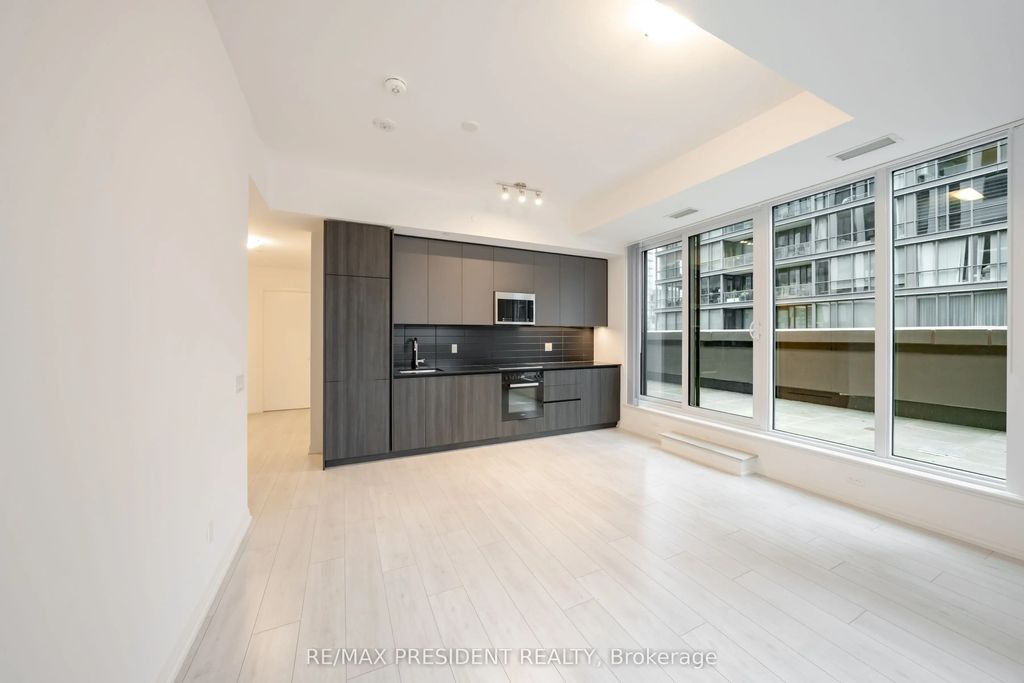 400 King Street W 822, Toronto C01