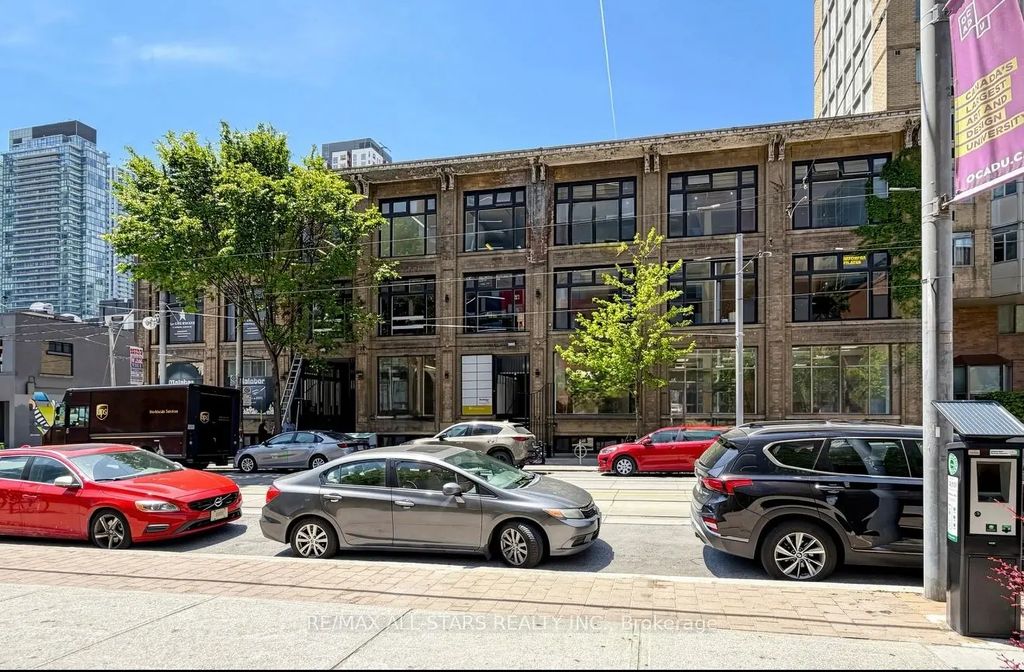 14 Mccaul Street 304, Toronto C01