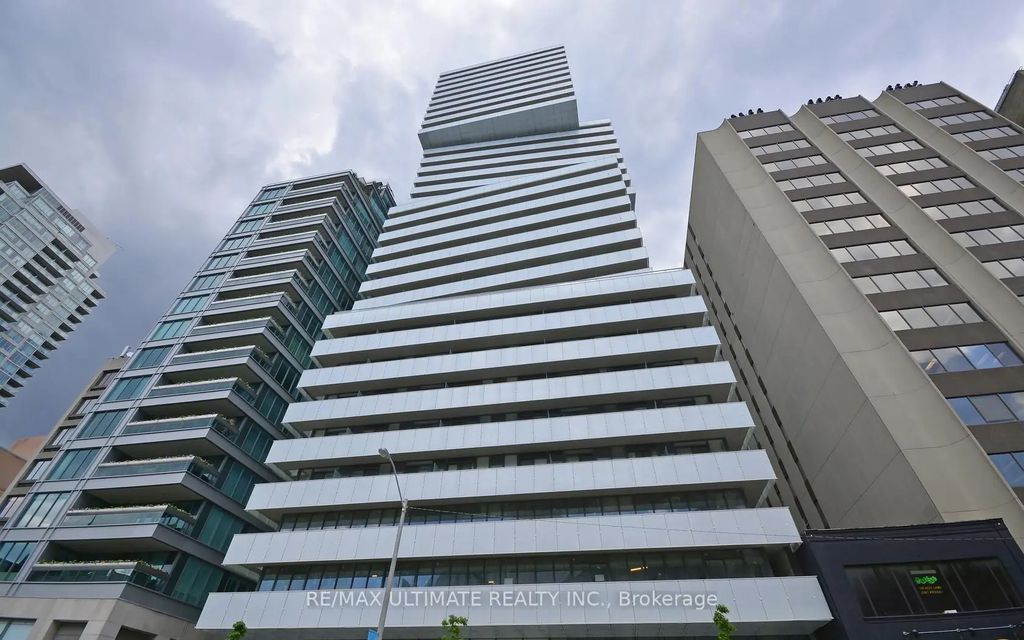 200 Bloor Street W 803, Toronto C02