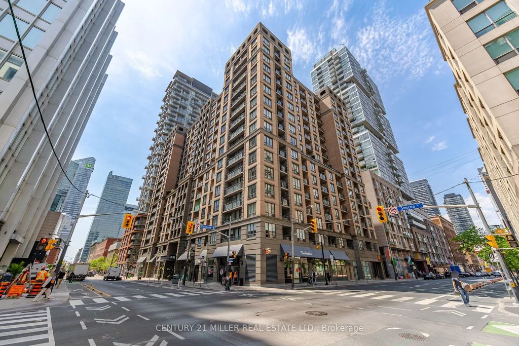 140 Simcoe Road Ph 12, Toronto C01