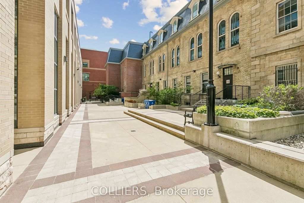 252 Adelaide Street E B01, Toronto C08