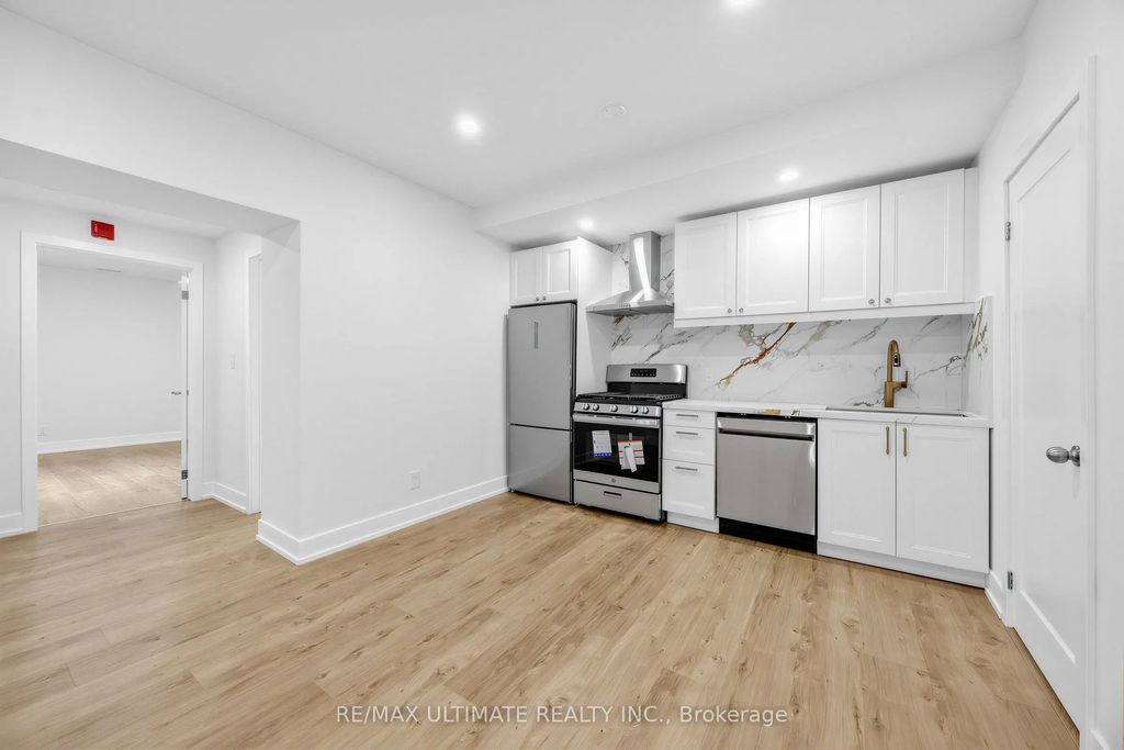 229 Spadina Avenue 202, Toronto C01
