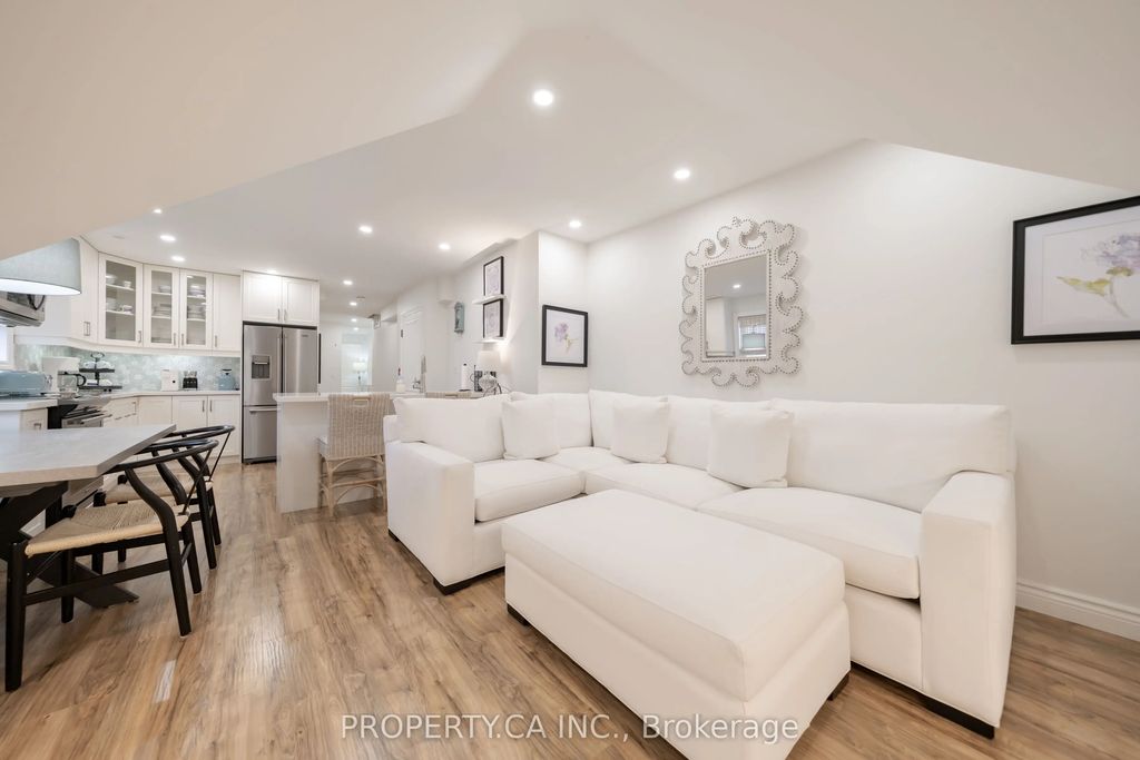 963 Avenue Road 8, Toronto C03