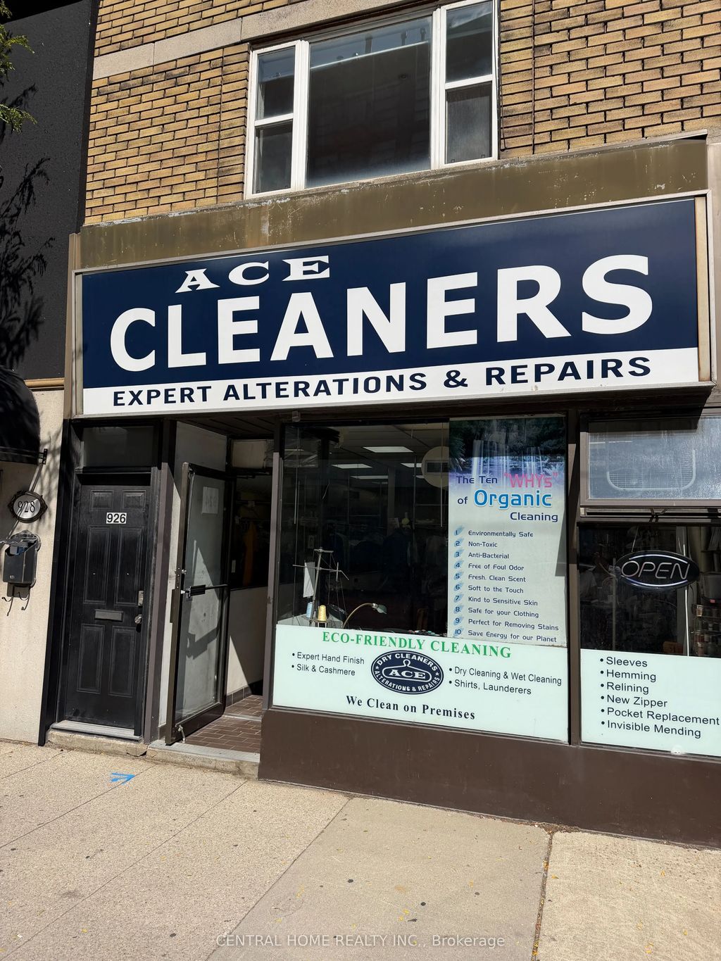 924 Eglinton Avenue W, Toronto C04