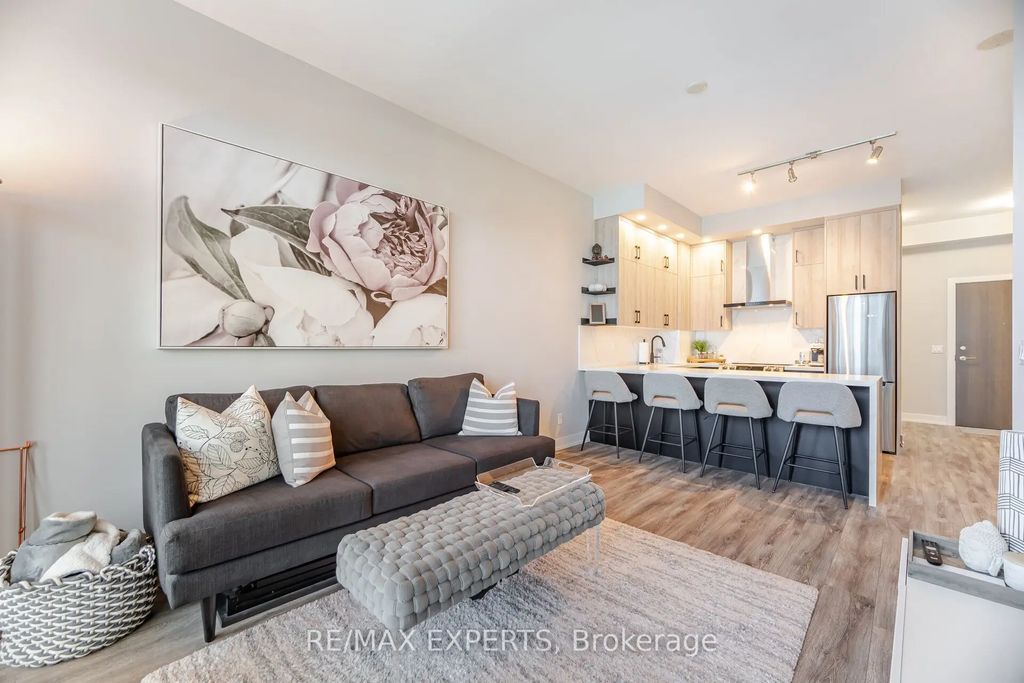 28 Linden Street 2207, Toronto C08