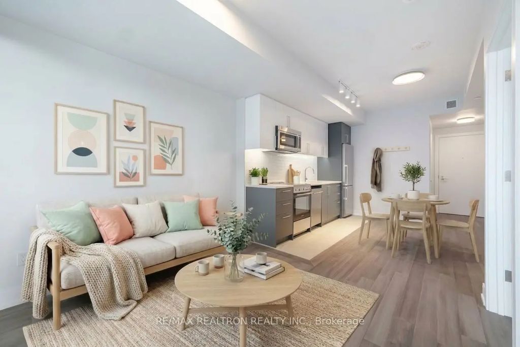 2525 Bathurst Street 805, Toronto C04
