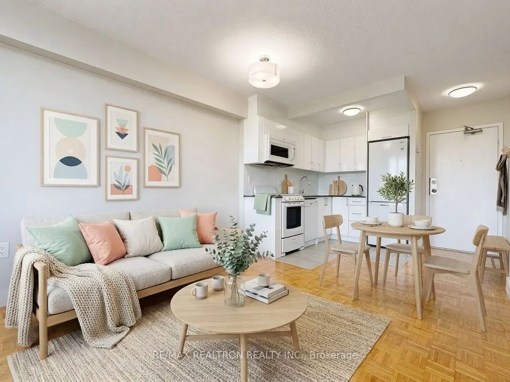 1500 Bathurst Street 907, Toronto C03