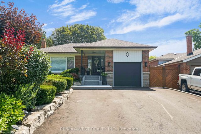 177 Searle Avenue, Toronto C06