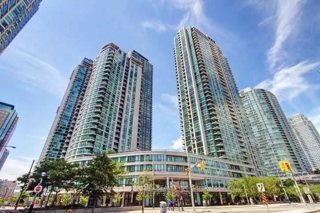 12 Yonge Street E 402, Toronto C01