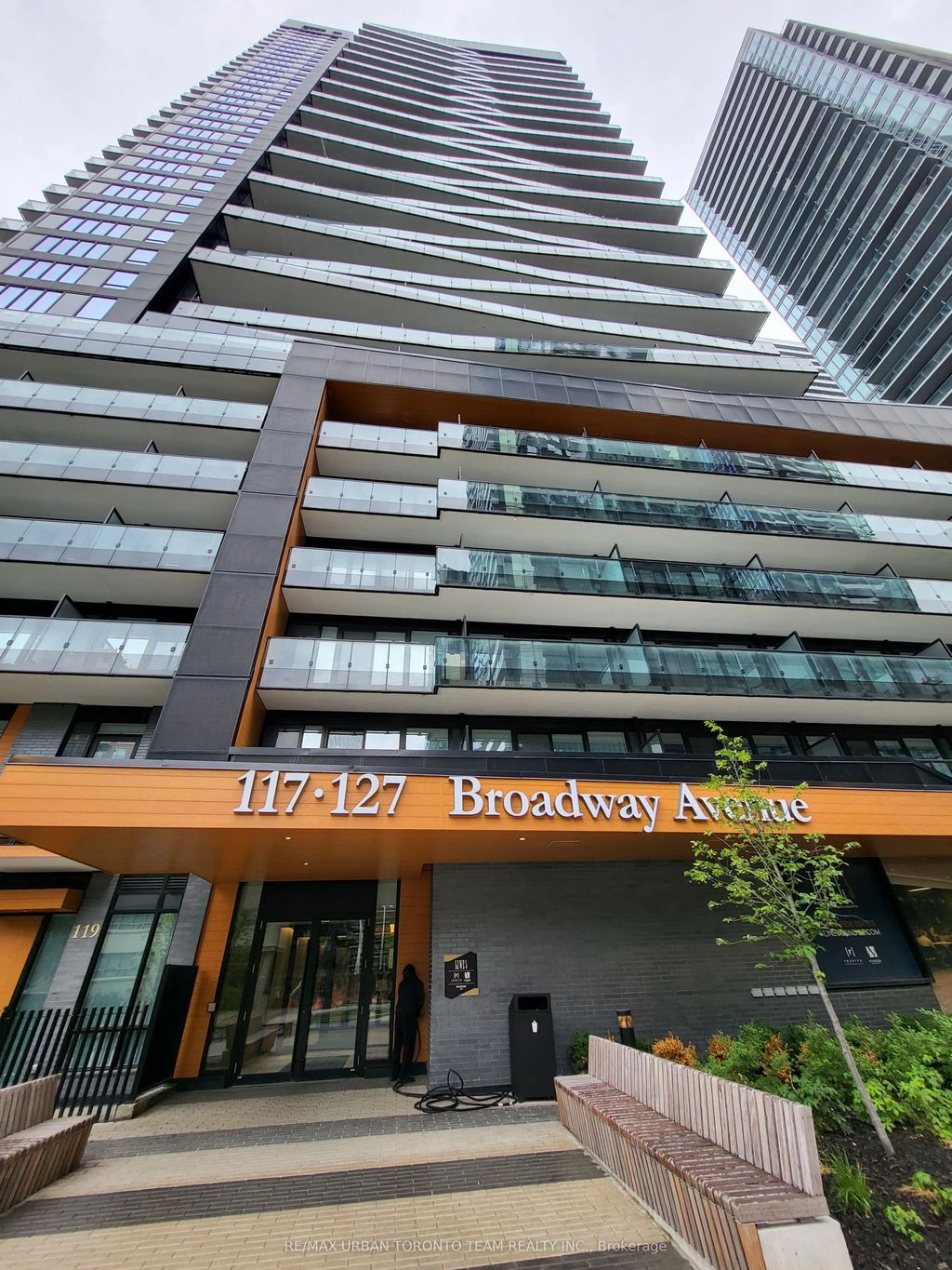 127 Broadway Avenue 805, Toronto C10