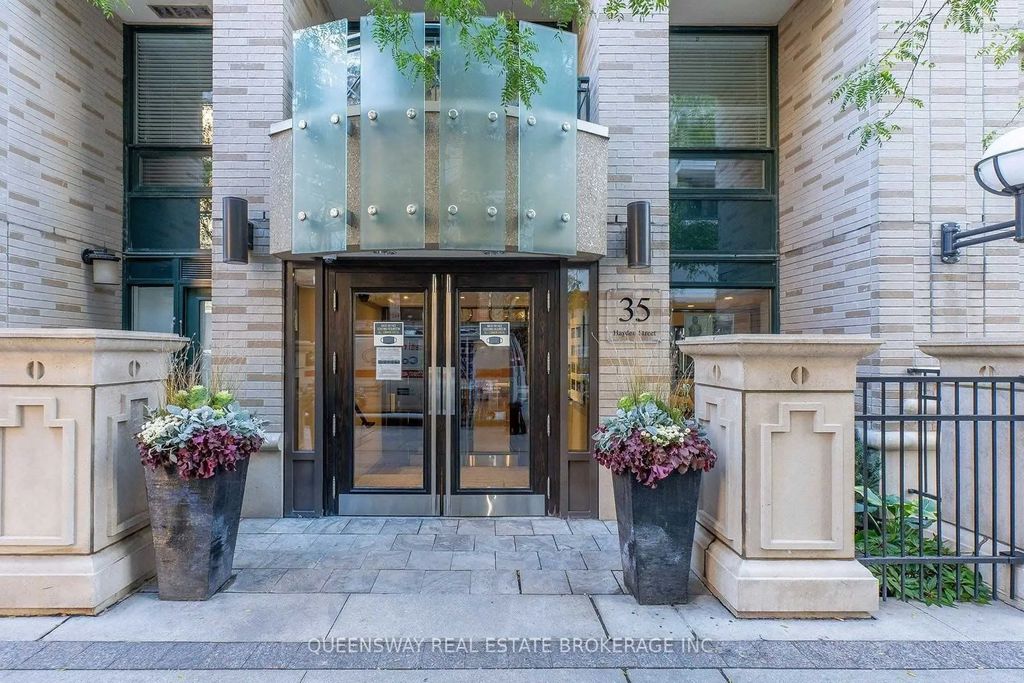 35 Hayden Street 1118, Toronto C08