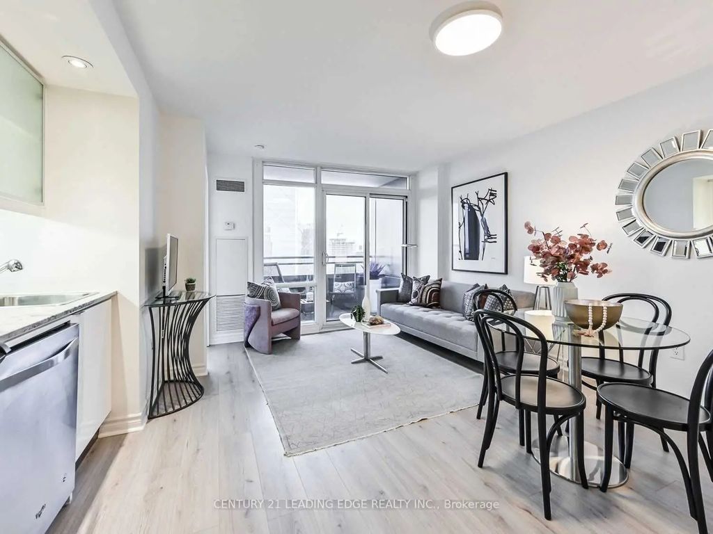 25 Telegram Mews 4211, Toronto C01