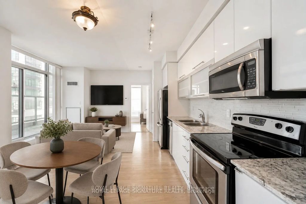 90 Stadium Road 903, Toronto C01