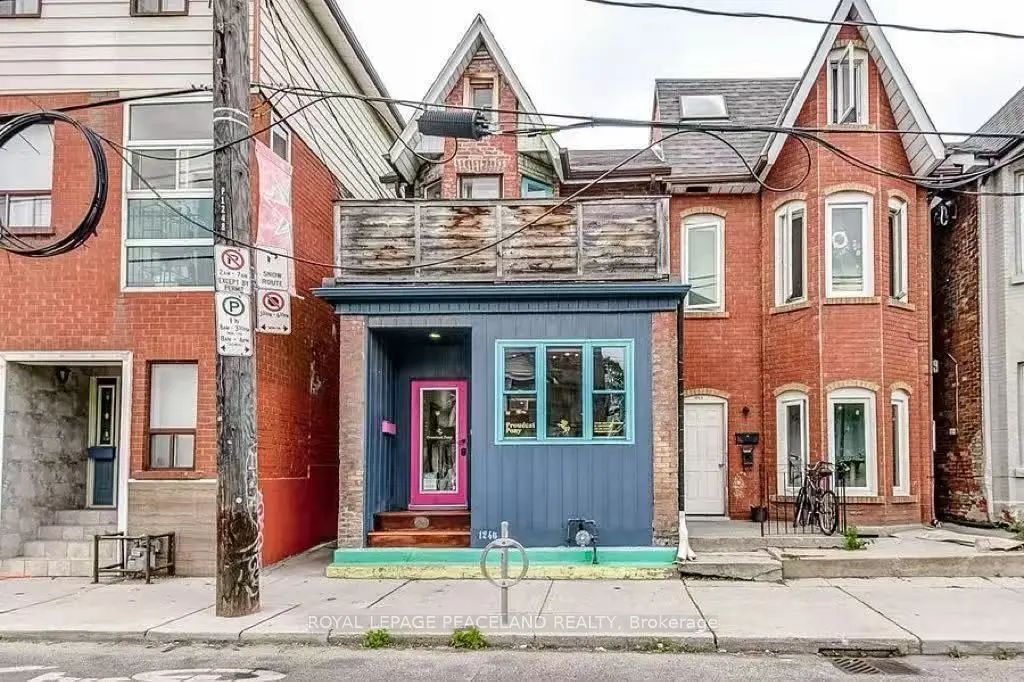 1246 College Street, Toronto C01