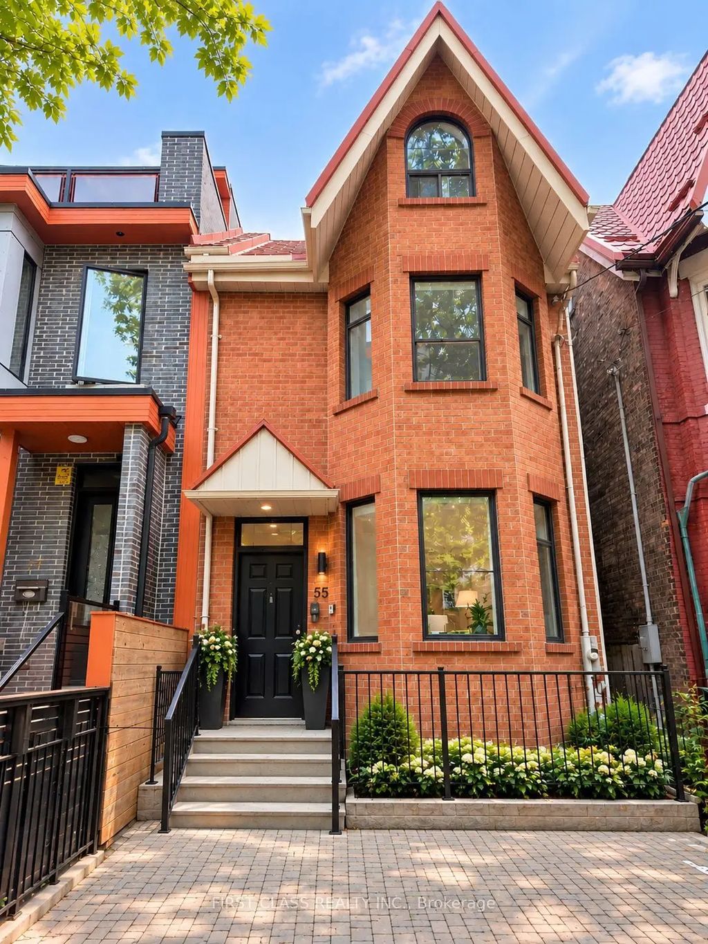 55 Huron Street Upper, Toronto C01