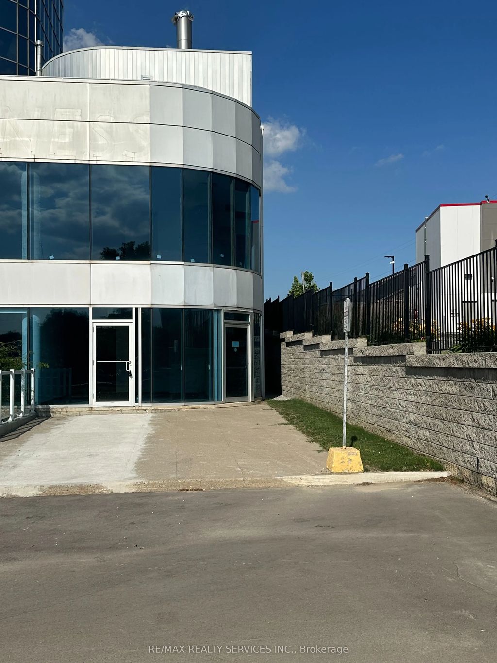 105 Gordon Baker Road 104, Toronto C15
