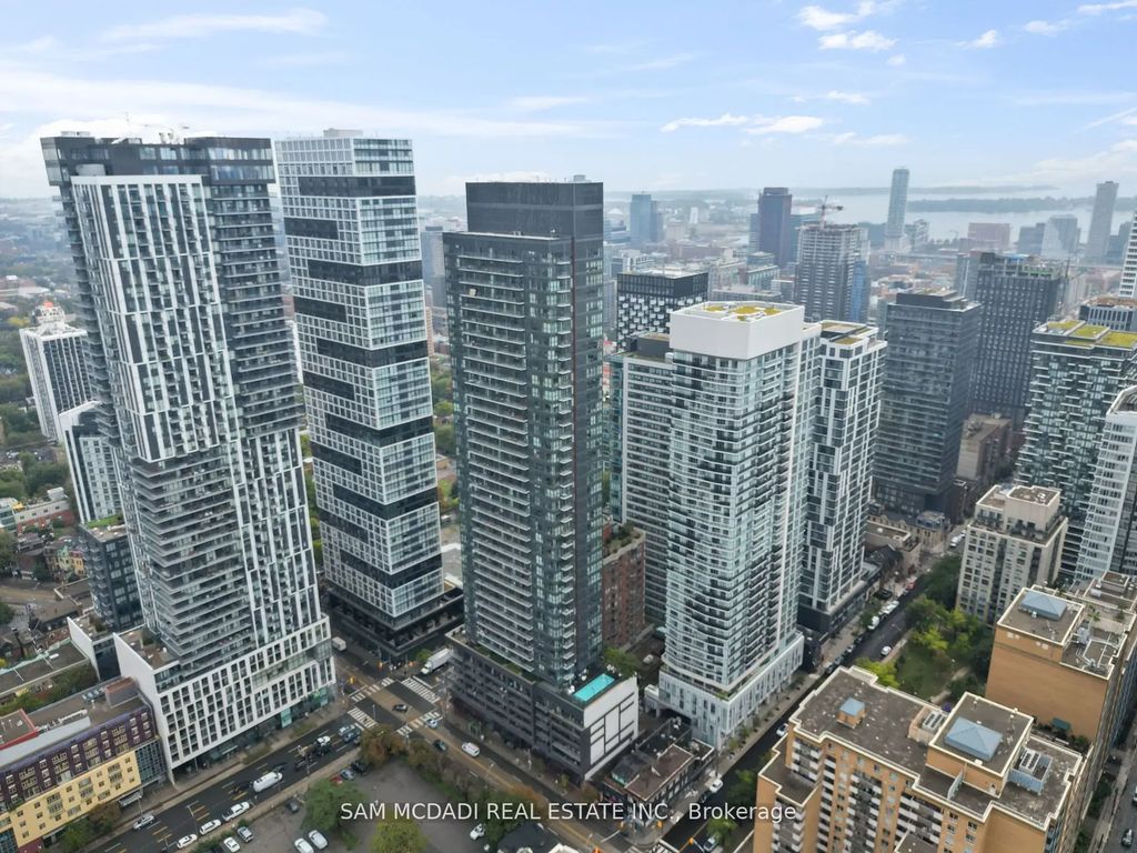 159 Dundas Street E 1906, Toronto C08