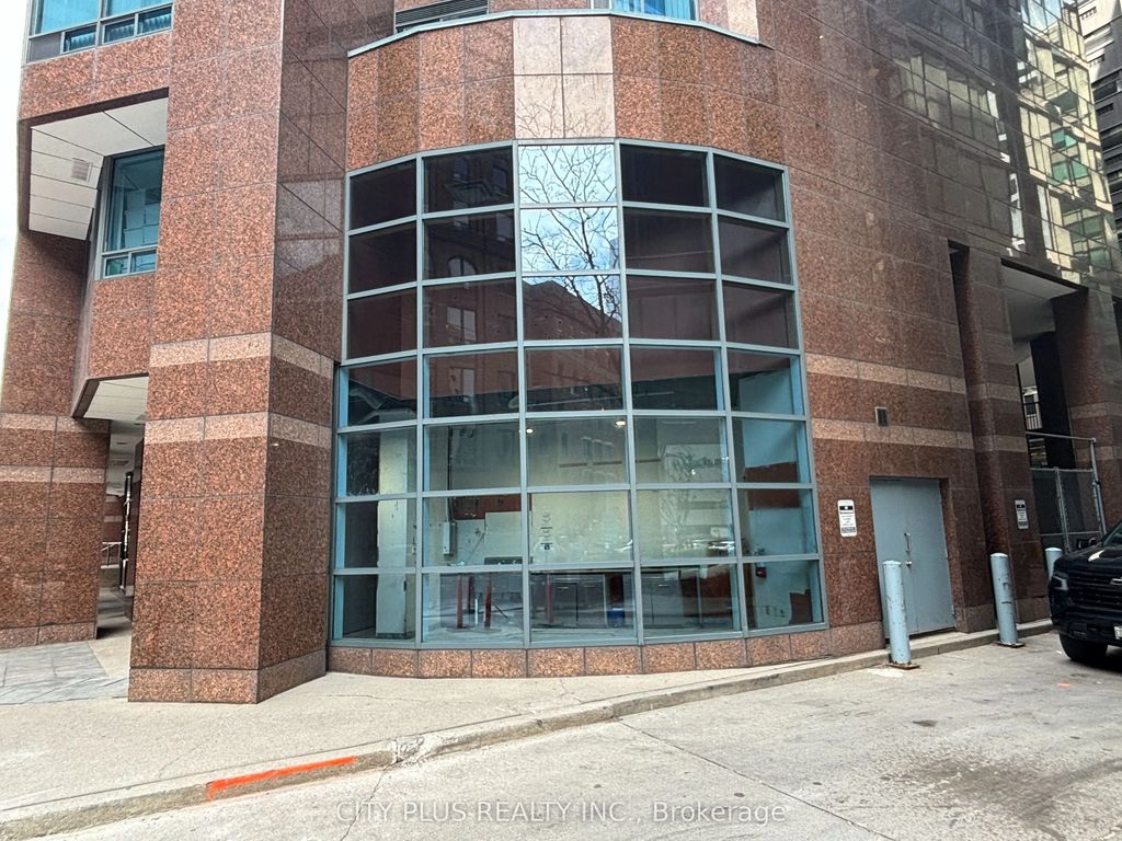 33 University Avenue 101a, Toronto C01