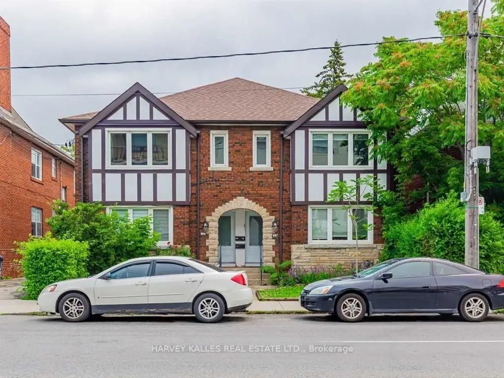 989 Avenue Road Upper, Toronto C03
