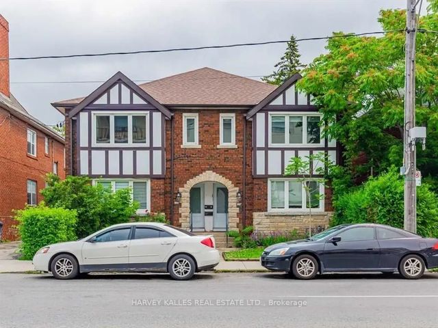 989 Avenue Road Upper, Toronto C03