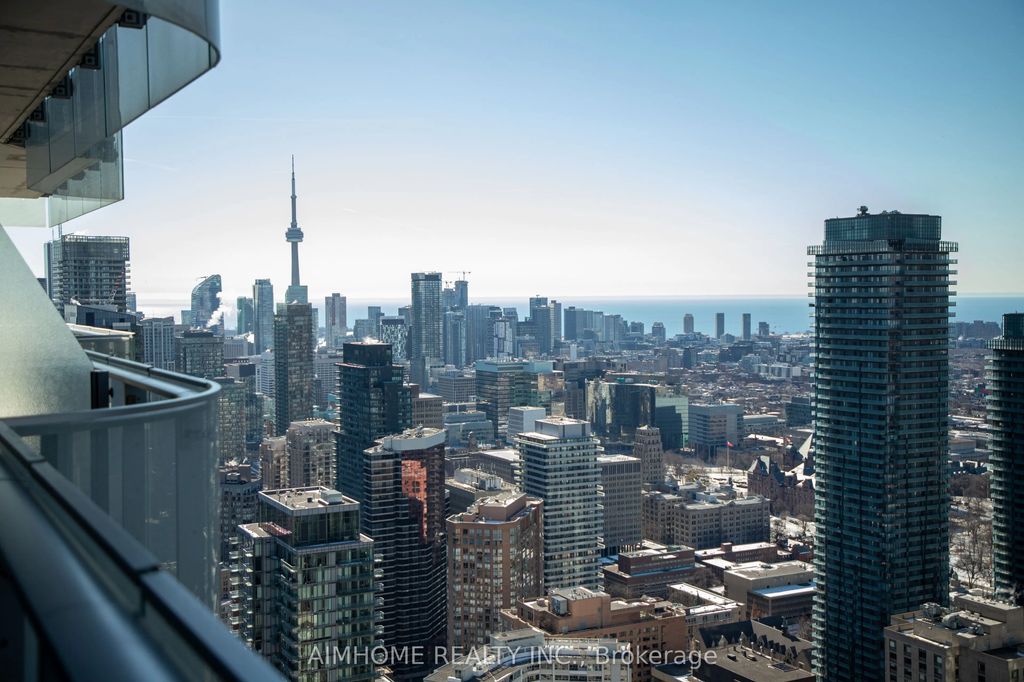 1 Bloor Street E 4907, Toronto C08