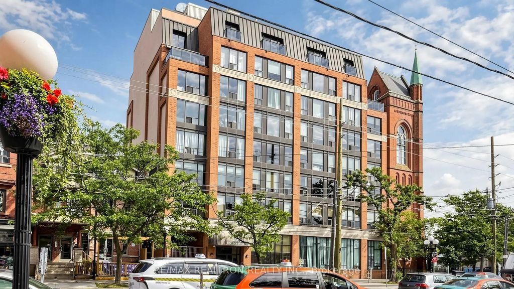 456 College Street 806, Toronto C01