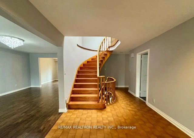 23 Lawnview Drive, Toronto C14
