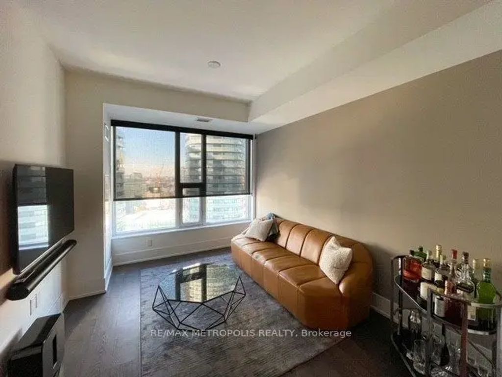 10 York Street 6101, Toronto C01