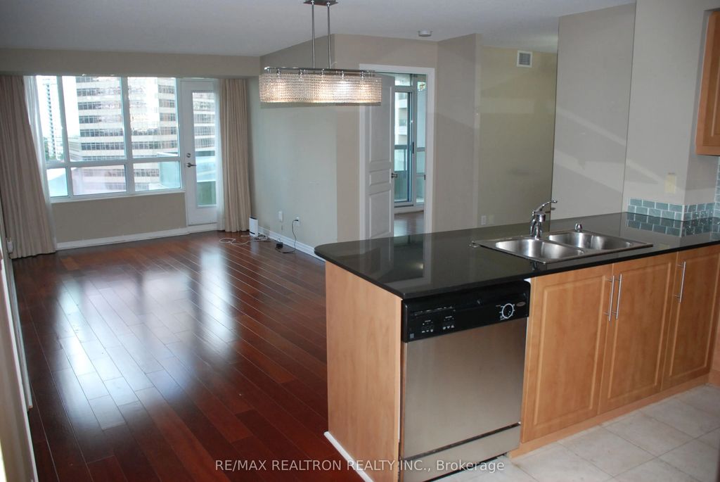 509 Beecroft Road 1211, Toronto C07