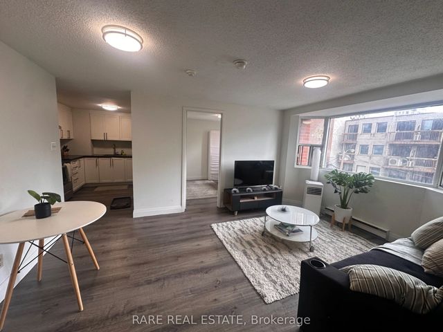 99 Bellevue Avenue 12, Toronto C01