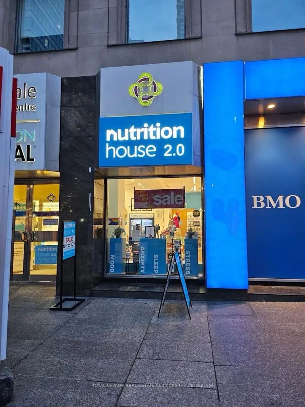 120 Bloor Street E, Toronto C08
