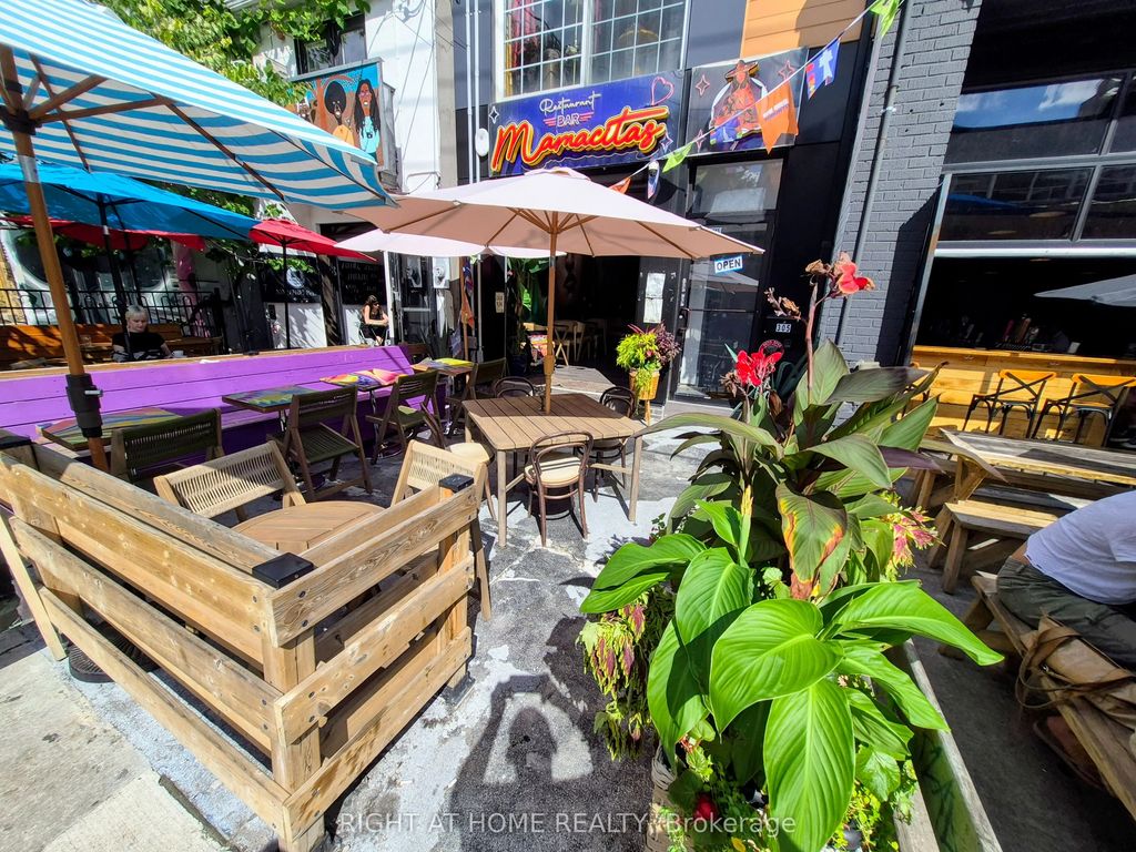 305 Augusta Avenue, Toronto C01