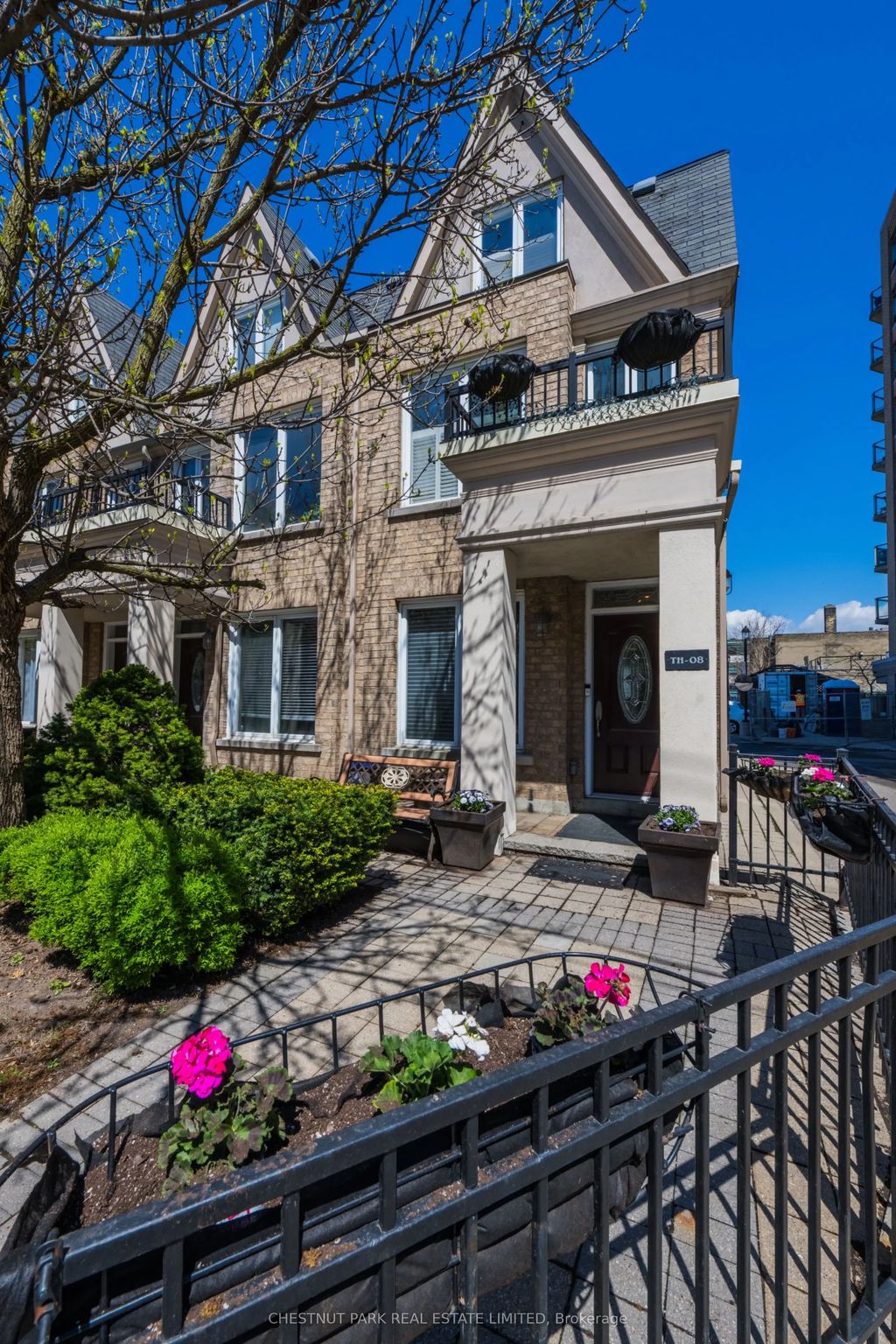 140 Bathurst Street Th8, Toronto C01