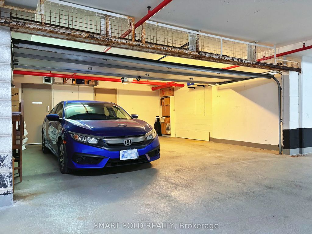 763 Bay Street Parking, Toronto C01
