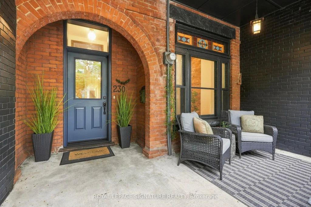 230 Dovercourt Road, Toronto C01