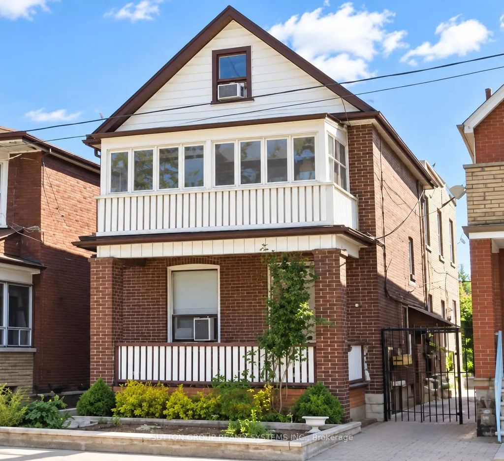 1139 Dovercourt Road, Toronto C02