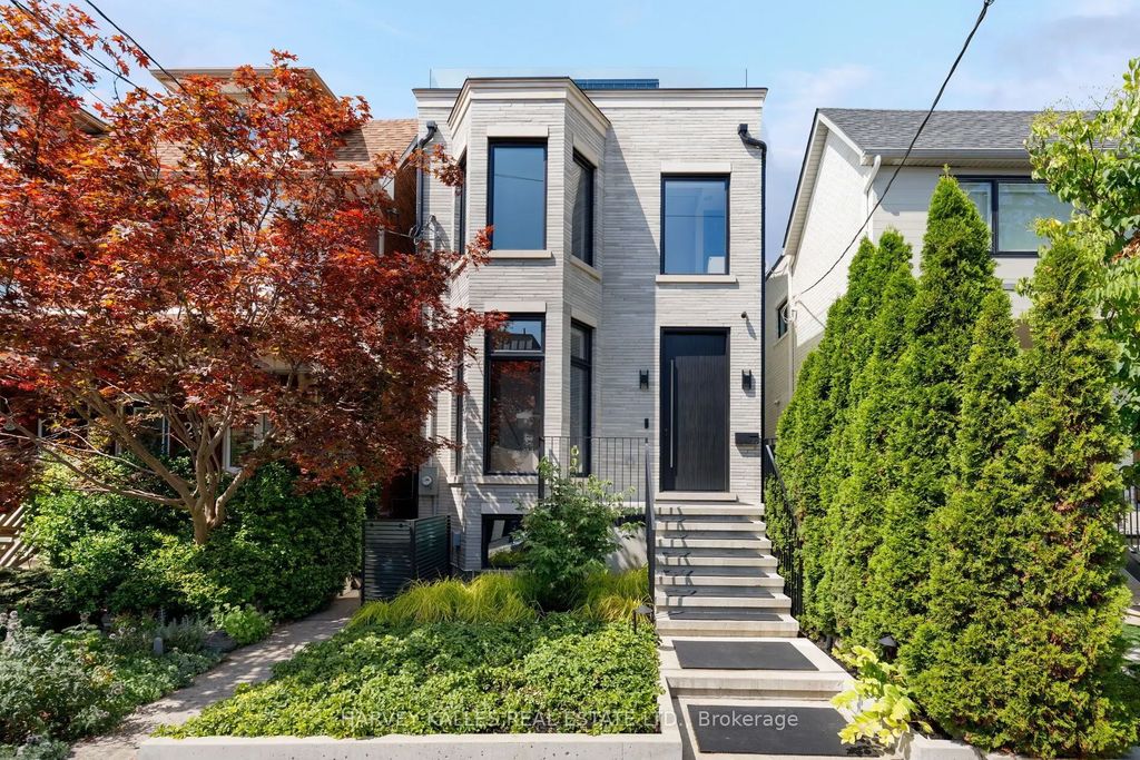 22 Foxley Street, Toronto C01