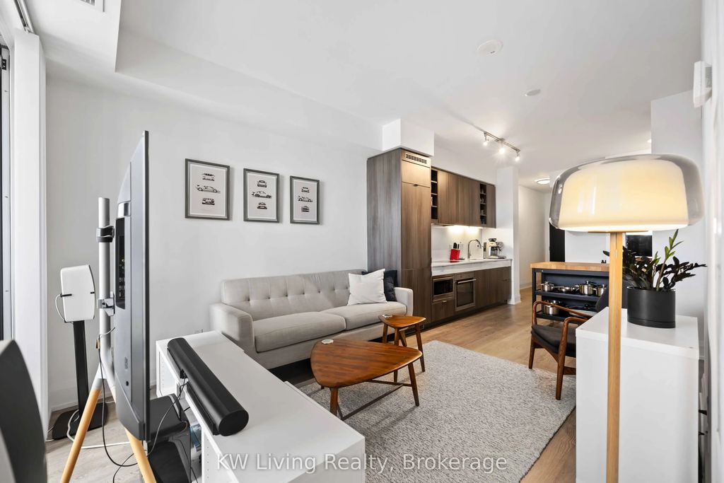 101 Erskine Avenue 1703, Toronto C10
