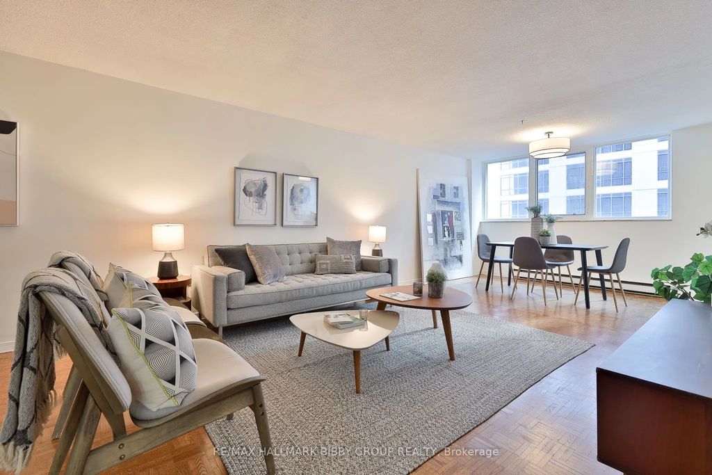 360 Bloor Street E 1007, Toronto C09